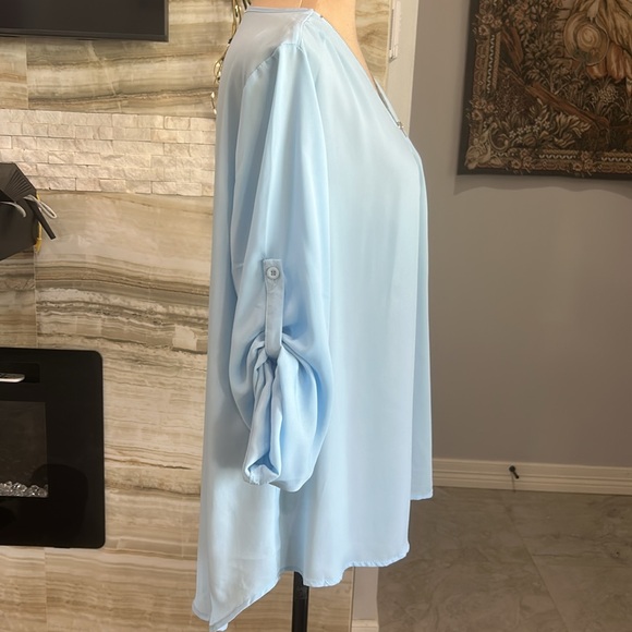 Yidarton Light Blue High Low Blouse with Zipper‎ Detail. Size L - Picture 6 of 13